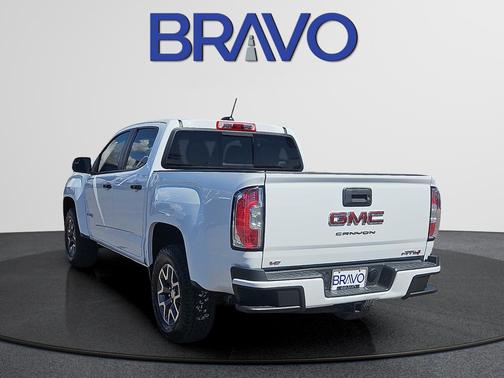 Summit White 2022 GMC Canyon AT4 w/Cloth