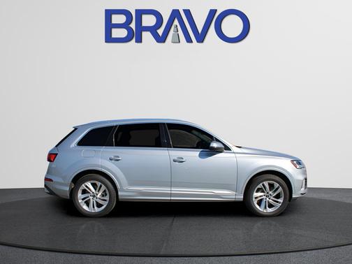 2024 Audi Q7 55 Premium Plus