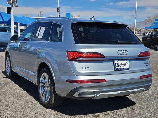 2024 Audi Q7 55 Premium Plus