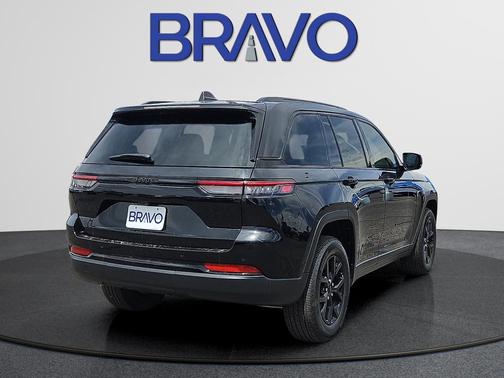 Diamond Black 2024 Jeep Grand Cherokee Laredo