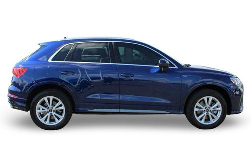 2024 Audi Q3 45 S line Premium
