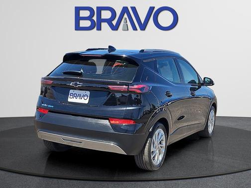 Mosaic Black Metallic 2023 Chevrolet Bolt EUV LT