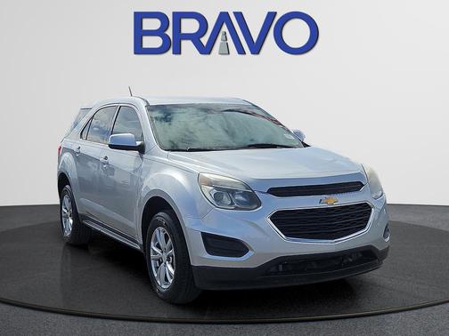 Silver Ice Metallic 2017 Chevrolet Equinox LS