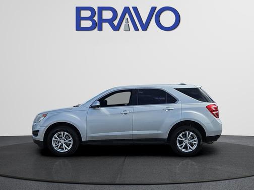 Silver Ice Metallic 2017 Chevrolet Equinox LS