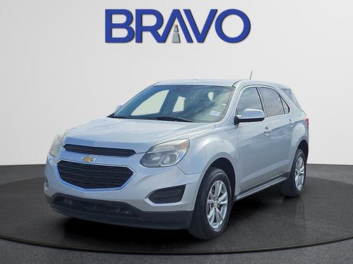 Silver Ice Metallic 2017 Chevrolet Equinox LS