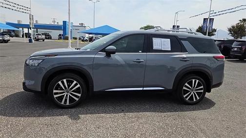 2024 Nissan Pathfinder Platinum