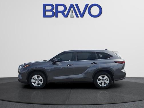 Magnetic Gray Metallic 2024 Toyota Highlander LE