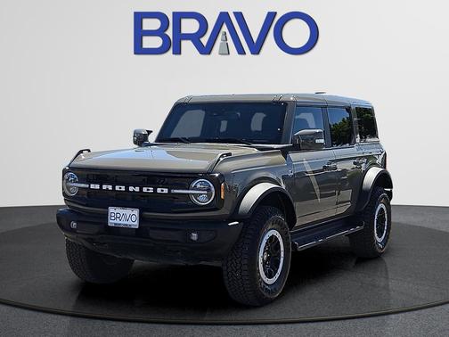 Gray 2025 Ford Bronco Outer Banks