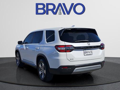 2023 Honda Pilot EX-L 8-Passenger