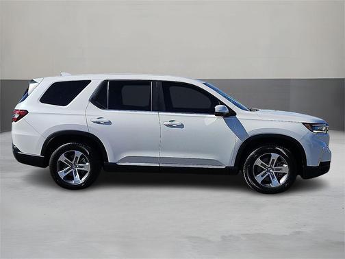 2023 Honda Pilot EX-L 8-Passenger