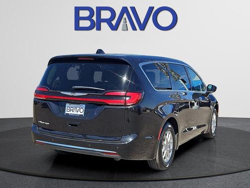 2024 Chrysler Pacifica Touring-L
