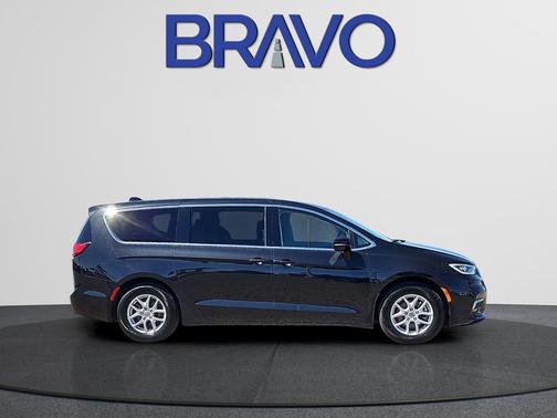 2024 Chrysler Pacifica Touring-L