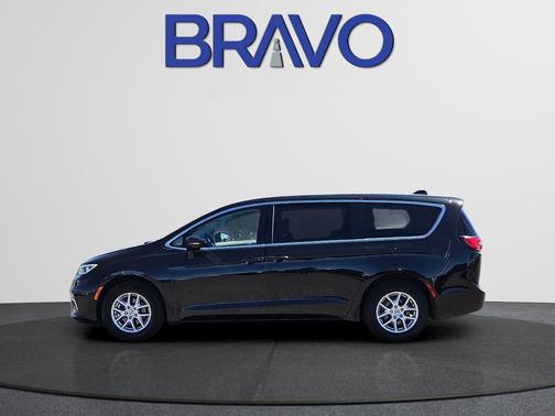 2024 Chrysler Pacifica Touring-L