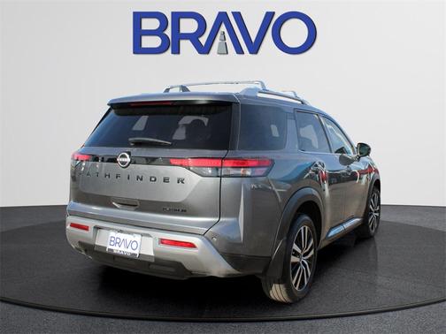 2023 Nissan Pathfinder Platinum