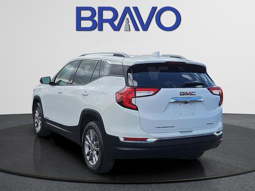Summit White 2024 GMC Terrain SLT