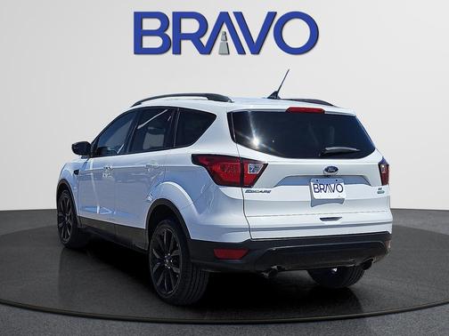 Oxford White 2019 Ford Escape SE