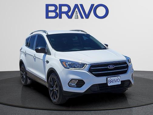 Oxford White 2019 Ford Escape SE