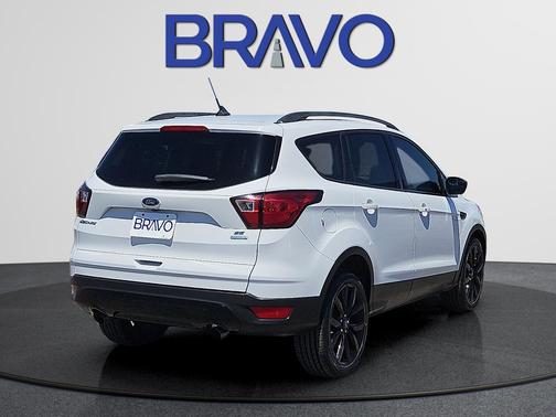 Oxford White 2019 Ford Escape SE