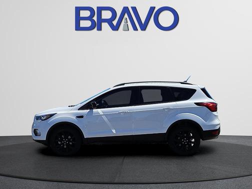 Oxford White 2019 Ford Escape SE