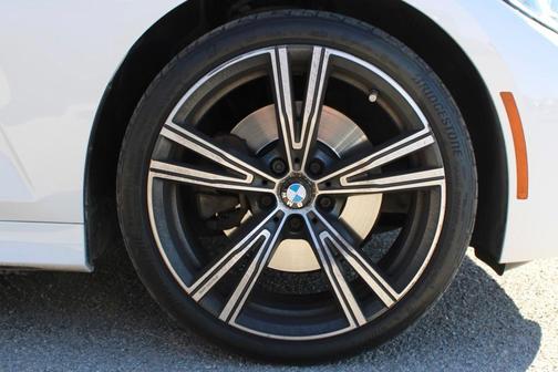 2022 BMW 330 i