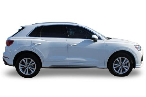 2024 Audi Q3 45 S line Premium