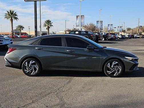 2025 Hyundai ELANTRA Limited