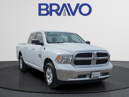 Bright White Clearcoat 2019 RAM 1500 Classic SLT