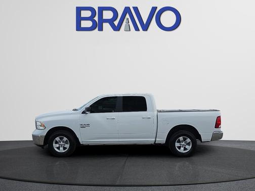 Bright White Clearcoat 2019 RAM 1500 Classic SLT