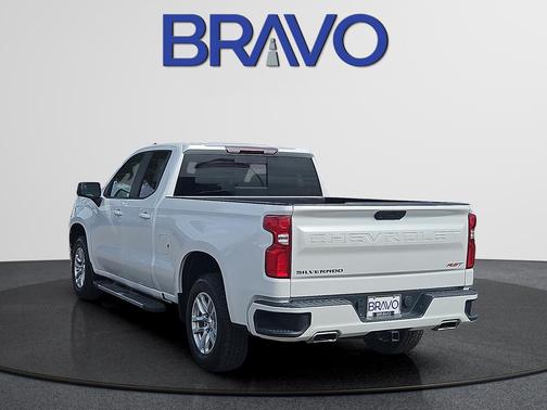 Iridescent Pearl Tricoat 2020 Chevrolet Silverado 1500 RST
