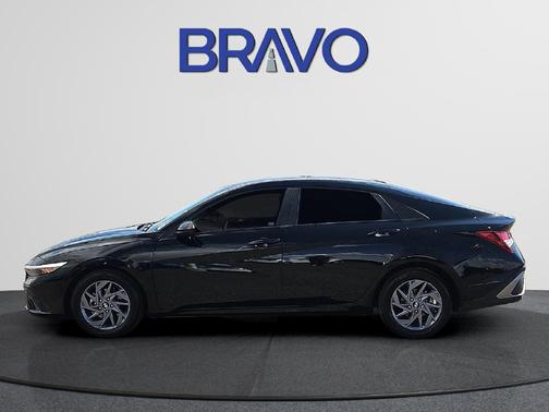 Black 2024 Hyundai ELANTRA SEL
