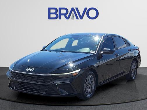 Black 2024 Hyundai ELANTRA SEL