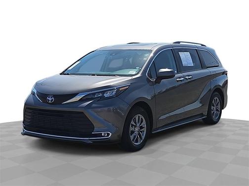2024 Toyota Sienna XLE