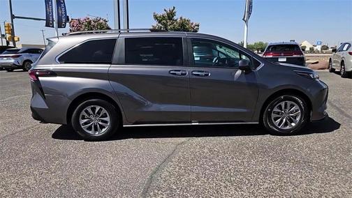 2024 Toyota Sienna XLE