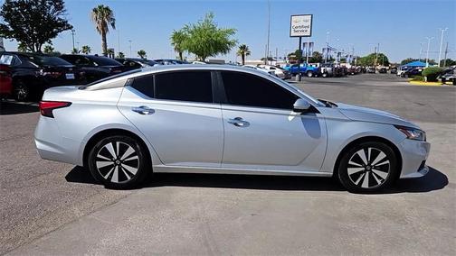 2022 Nissan Altima 2.5 SV