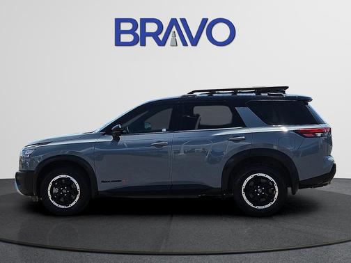 2 Tone Gray / Black Roof 2023 Nissan Pathfinder Rock Creek
