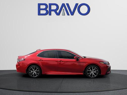 2024 Toyota Camry Hybrid SE