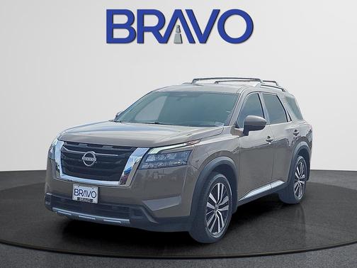 Baja Storm 2025 Nissan Pathfinder Platinum