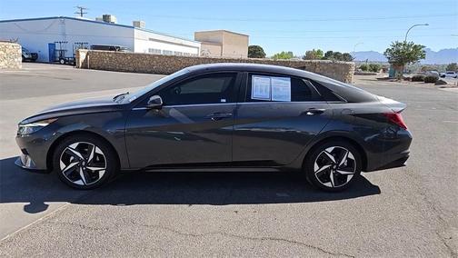 2022 Hyundai ELANTRA SEL