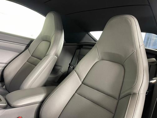 2020 Porsche 911 Carrera