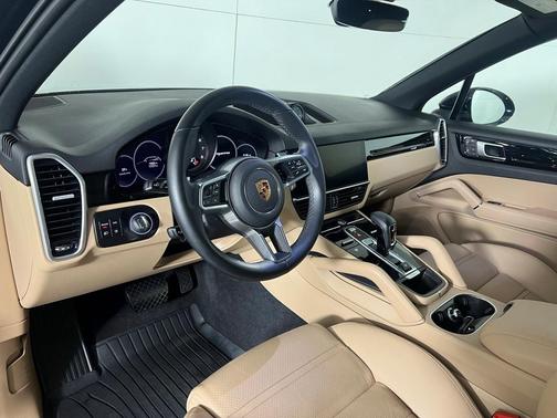 2022 Porsche Cayenne 