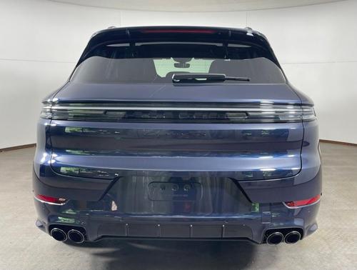 2025 Porsche Cayenne GTS