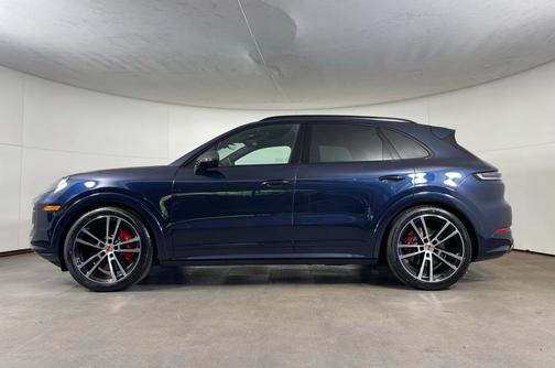 2025 Porsche Cayenne GTS