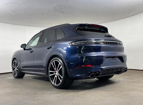 2025 Porsche Cayenne GTS