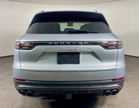 2023 Porsche Cayenne S