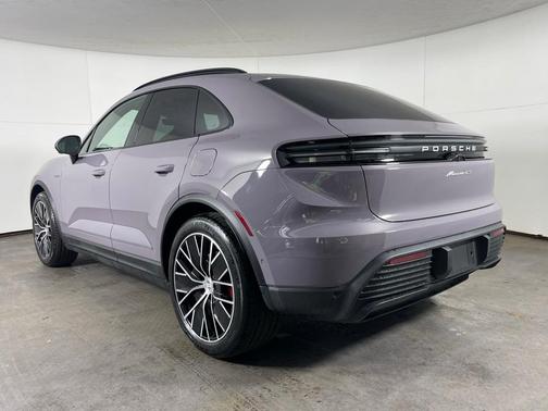 2025 Porsche Macan 4S