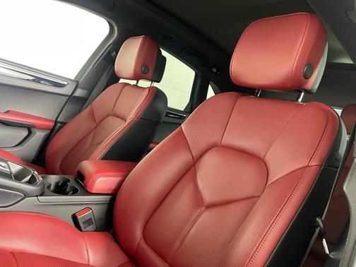 2023 Porsche Macan S