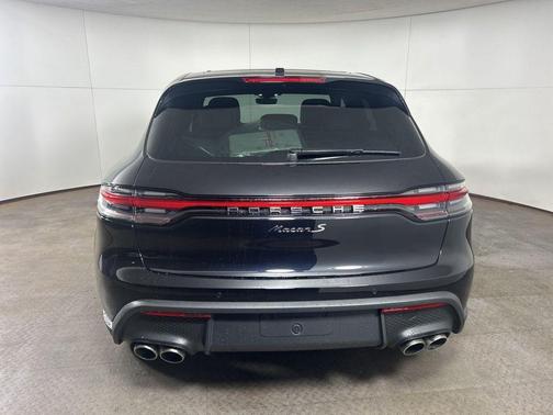 Jet Black Metallic 2026 Porsche Macan S