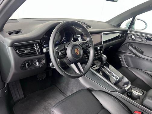 2022 Porsche Macan S
