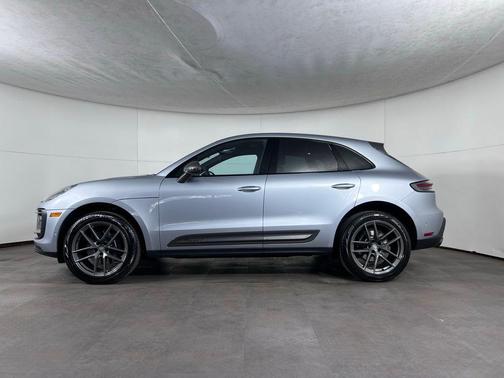 Dolomite Silver Metallic 2025 Porsche Macan T
