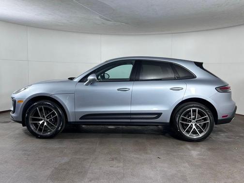 Dolomite Silver Metallic 2026 Porsche Macan Base